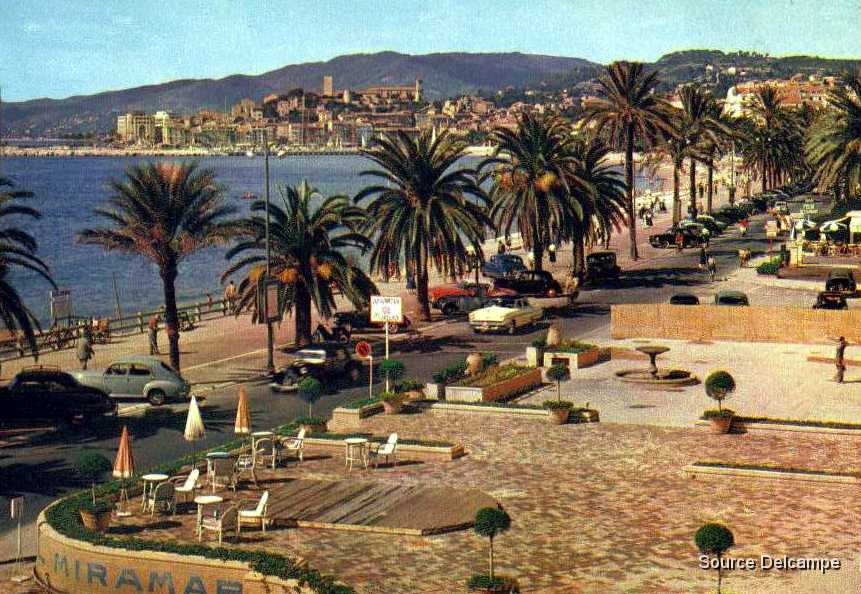 06 Cannes Boulevard de La Croisette et Le Suquet.jpg